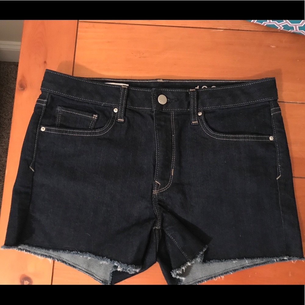 Gap slim fit cutoff shorts
